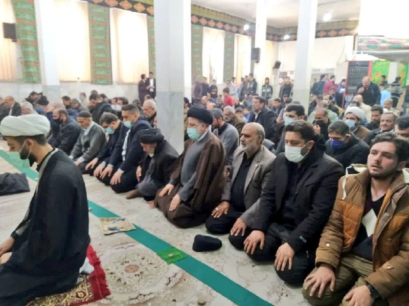 عکس جالب از رییسی در نماز