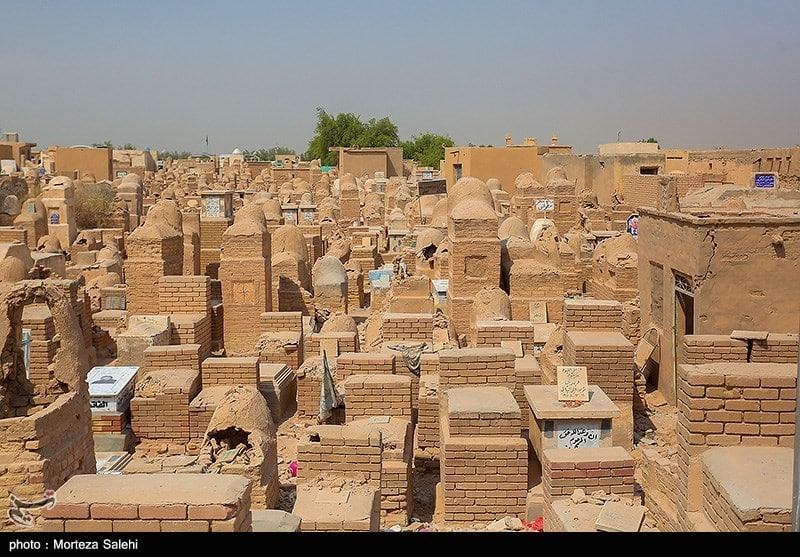 قبرستان وادی السلام+عکس