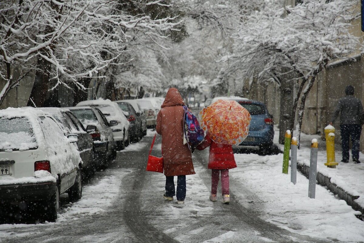 بارش برف و باران از شنبه/ یخبندان و کولاک در انتظار پایتخت‌نشین‌ها