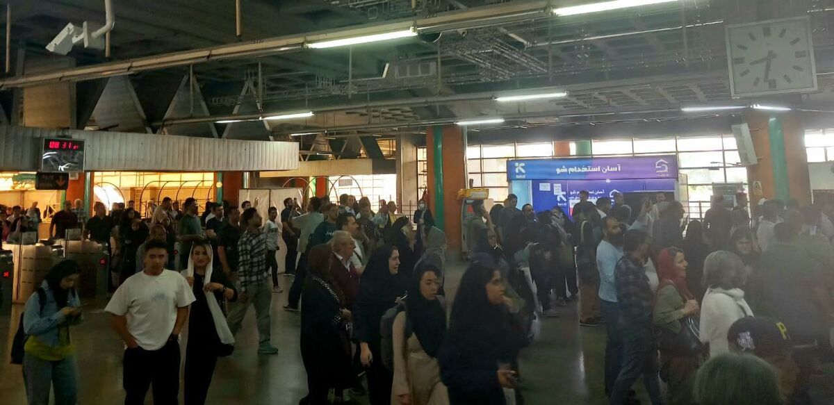 اختلال در خط پنج مترو تهران و سردرگمی مسافران