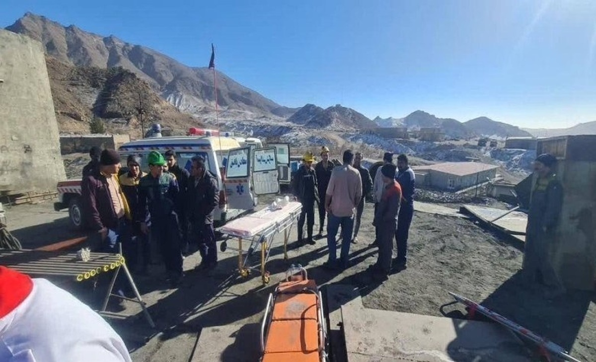 ریزش معدن کوشک در بافق ۲۴ نفر محبوس شدند