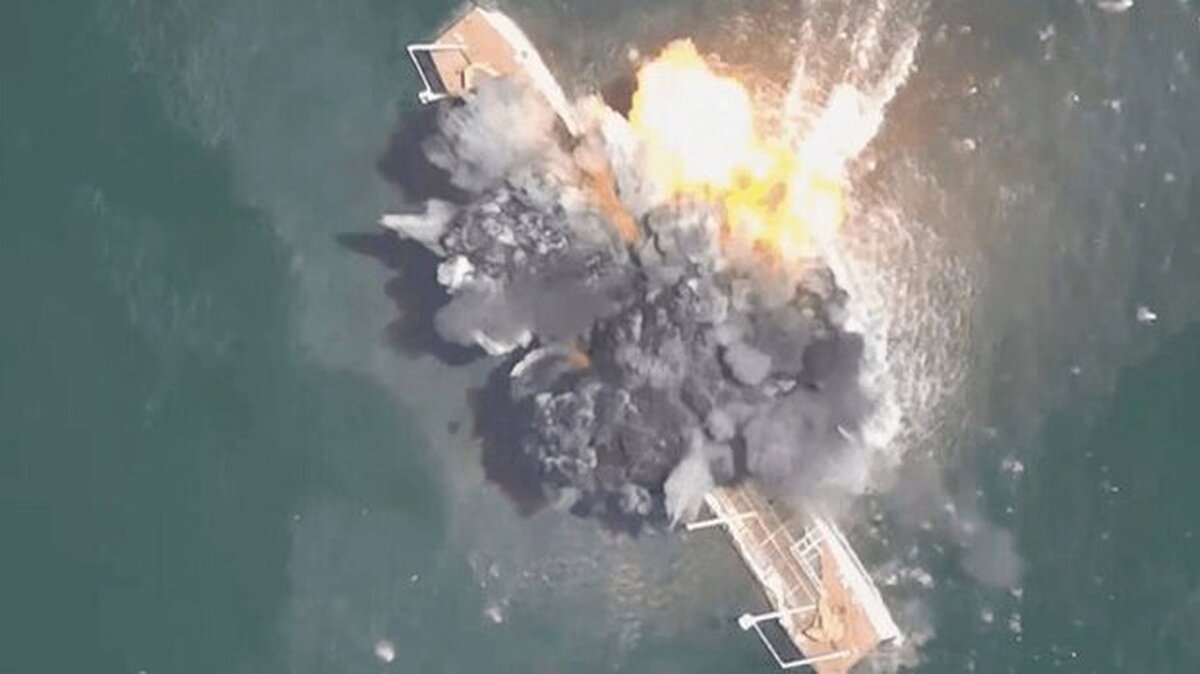 فیلم| ترامپ دستور حمله به ونزوئلا را صادر کرد/ رئیس‌جمهور آمریکا از بازداشت مادورو و همسرش خبر داد