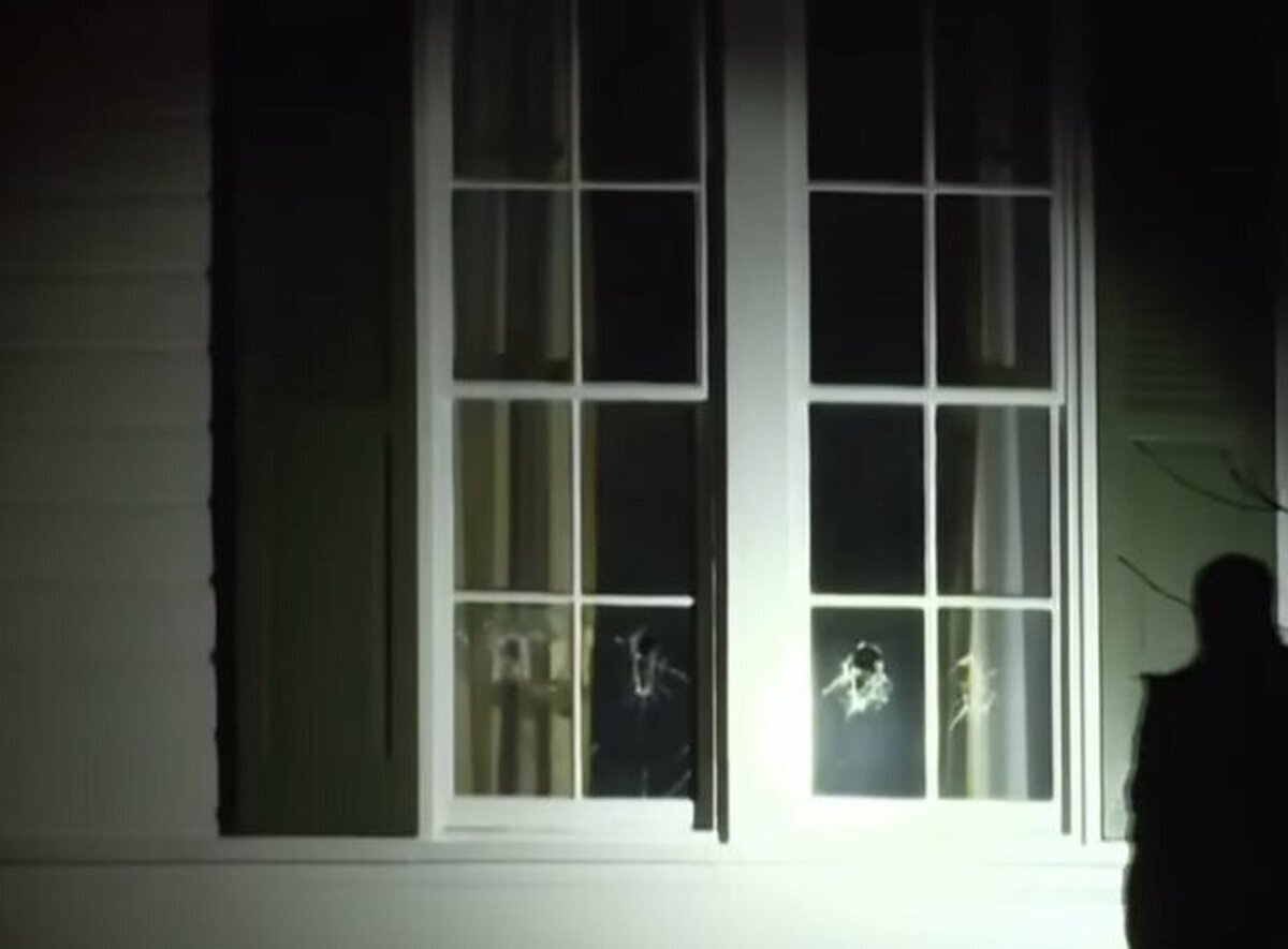 ببینید| حمله وحشتناک به خانه معاون ترامپ + جزئیات