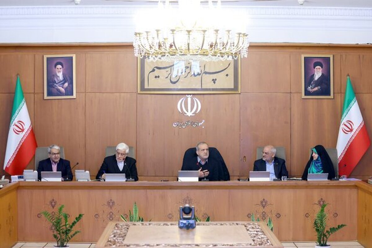 تاکید جدی رئیس جمهور بر مقابله همه‌جانبه با فساد و رانت ارزی