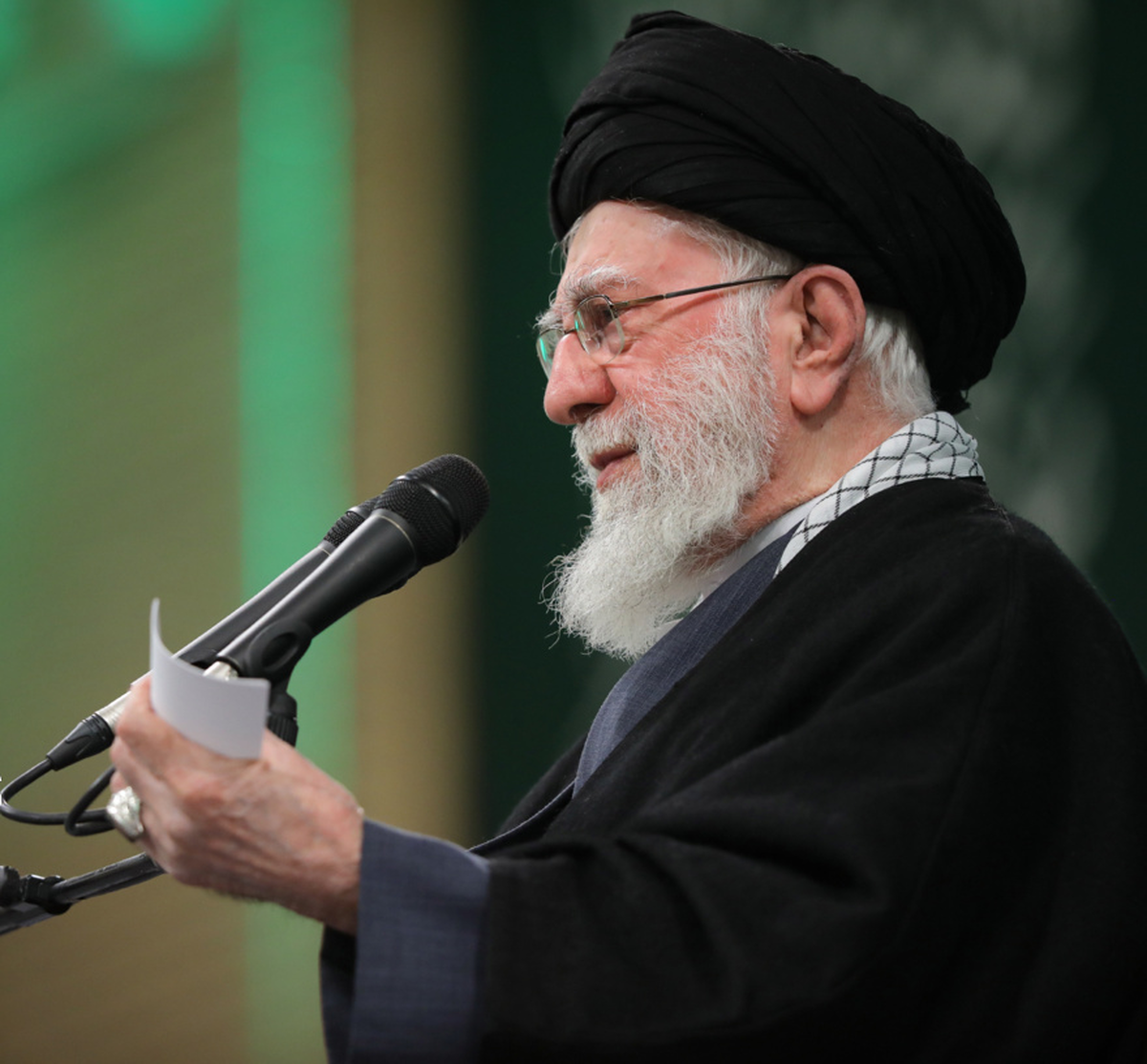 رهبر انقلاب: هدف آمریکا بلعیدن ایران است/ملت ایران کمر فتنه آمریکایی را شکست