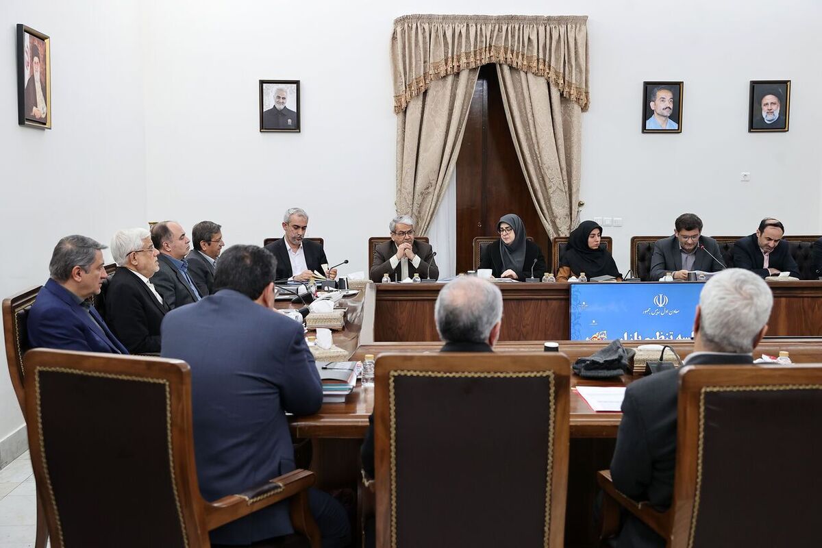 قدردانی معاون اول رئیس‌جمهور از حمایت‌های رهبر انقلاب/ هدف دولت تحقق مطالبات مردم است