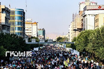 مردم تهران، شامگاه شنبه (۲۴ خرداد ۱۴۰۴) همزمان با عید سعید غدیرخم در مراسم «ایران، ذوالفقار علی» و اجتماع ۱۰ کیلومتری غدیریون شرکت کردند.