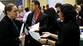 «هوش مصنوعی» جستجوی شغل را به کابوسی جهانی تبدیل کرده/آیا همه کارمندان بیکار می‌شوند؟