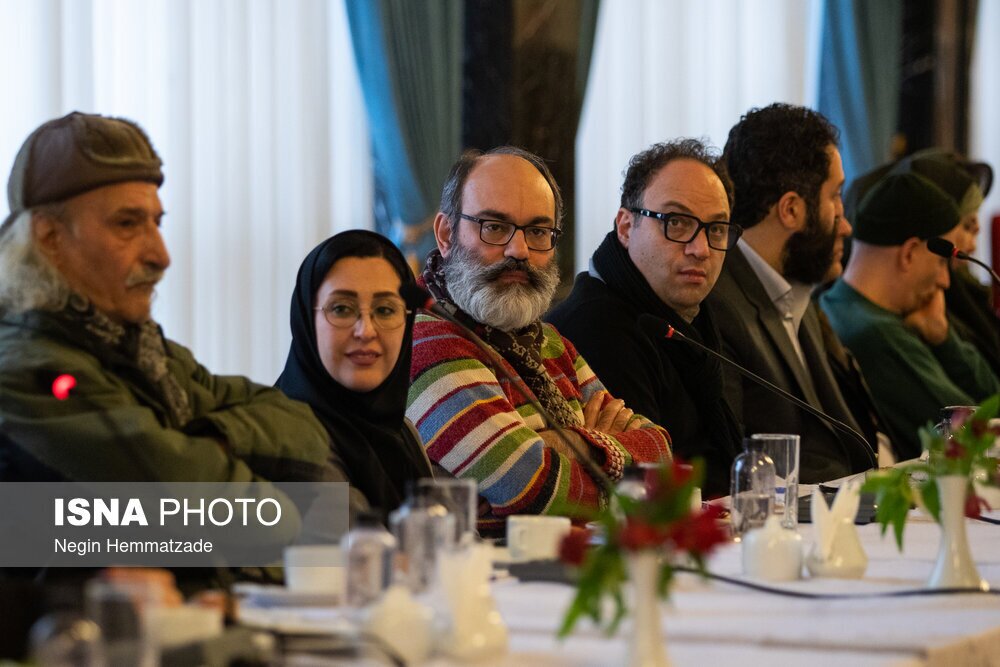 کدام هنرمندان به دیدار محمدرضا عارف رفتند؟