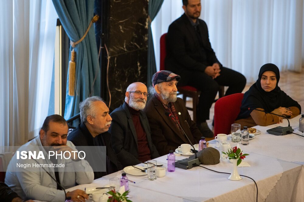 کدام هنرمندان به دیدار محمدرضا عارف رفتند؟