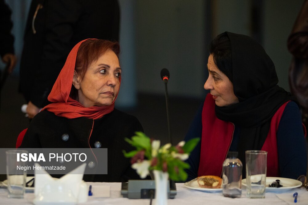 کدام هنرمندان به دیدار محمدرضا عارف رفتند؟