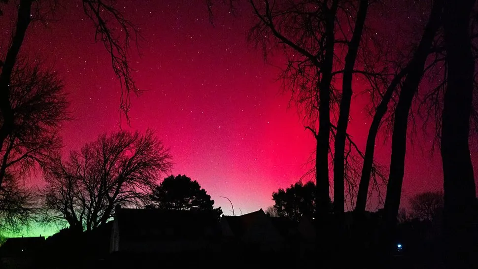 تصاویری از شفق قطبی شب گذشته