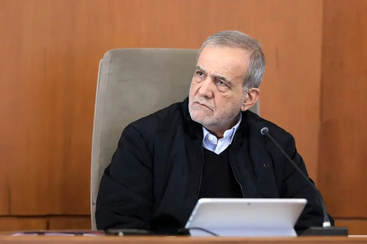 پزشکیان: آنچه در جامعه رخ می&zwnj;دهد با حرف شسته نمی&zwnj;شود