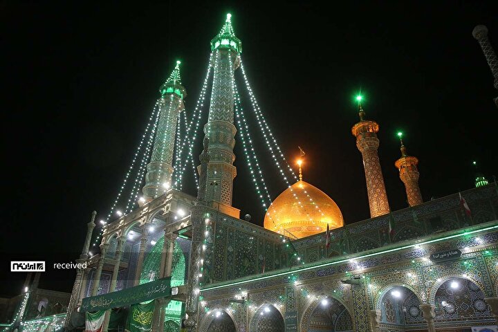 چراغانی و آذین‌بندی حرم حضرت معصومه (س) برای جشن میلاد امام زمان (عج)