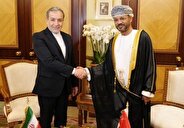 دیدار عراقچی با همتای عمانی پیش از آغاز مذاکرات هسته‌ای
