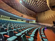 از نوفل‌لوشاتو تا مهرگان، فعالیت تئاترهای خصوصی در آخر سال