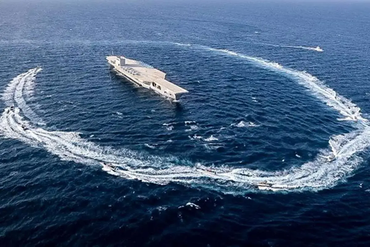 کیهان: بستن تنگه هرمز و انهدام ناو آمریکا حق قانونی ماست