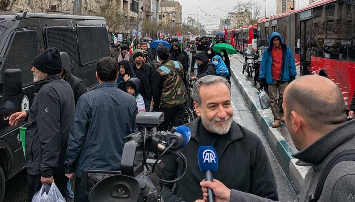 حضور عراقچی در راهپیمایی روز قدس: دشمنان به قدرت مردم ایران اعتراف خواهند کرد