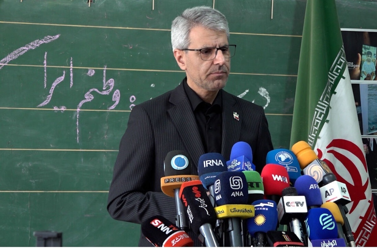 بقائی: آمریکا، بازیگری یاغی است