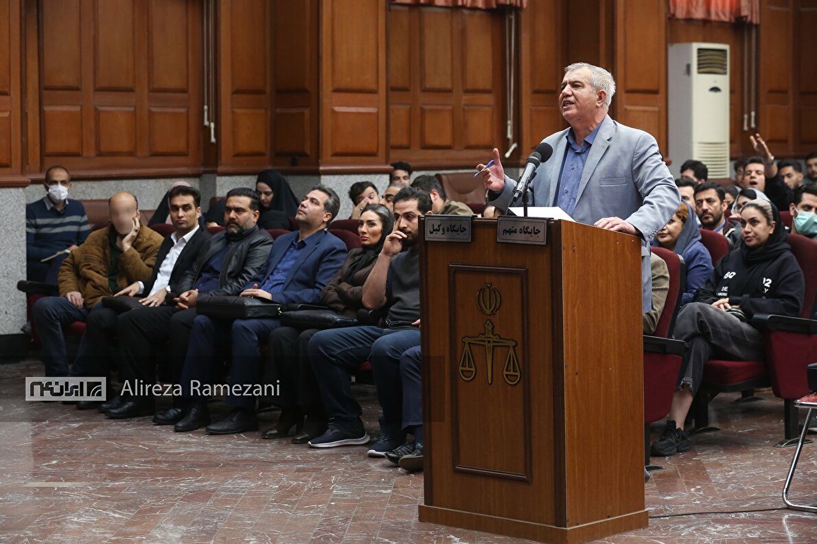 دومین روز دادگاه «کوروش کمپانی»؛ رسیدگی علنی به پرونده کلاهبرداری ۳۲۸ میلیاردی پیش‌فروش موبایل