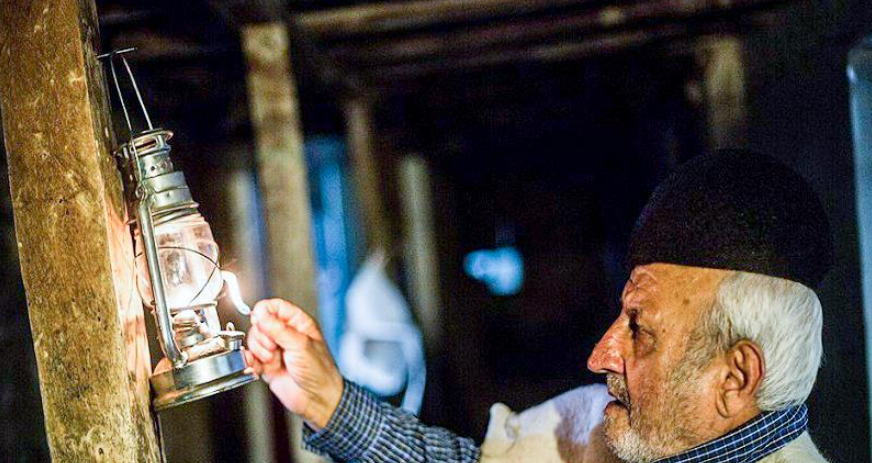 سحرخوانی؛ بازخوانی یک سنت آیینی در سپیدهدم رمضان سحرخوانی؛ بازخوانی یک سنت آیینی در سپیدهدم رمضان