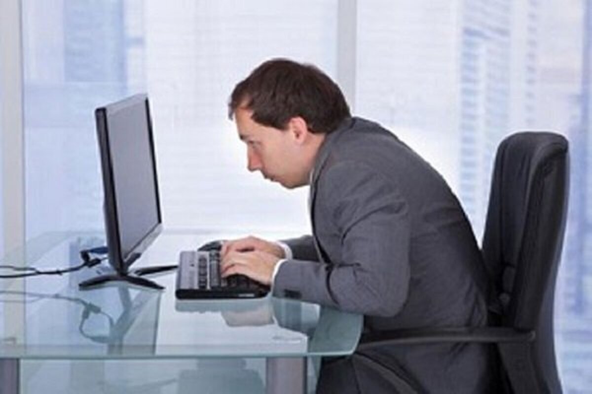کار با موبایل، دشمن شماره یک گردن!
