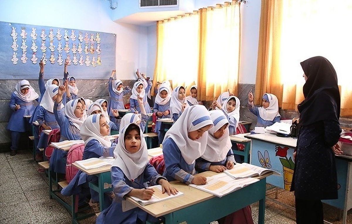جزئیات افزایش میلیونی حقوق فرهنگیان تشریح جزئیات دو بسته حمایتی دولت
