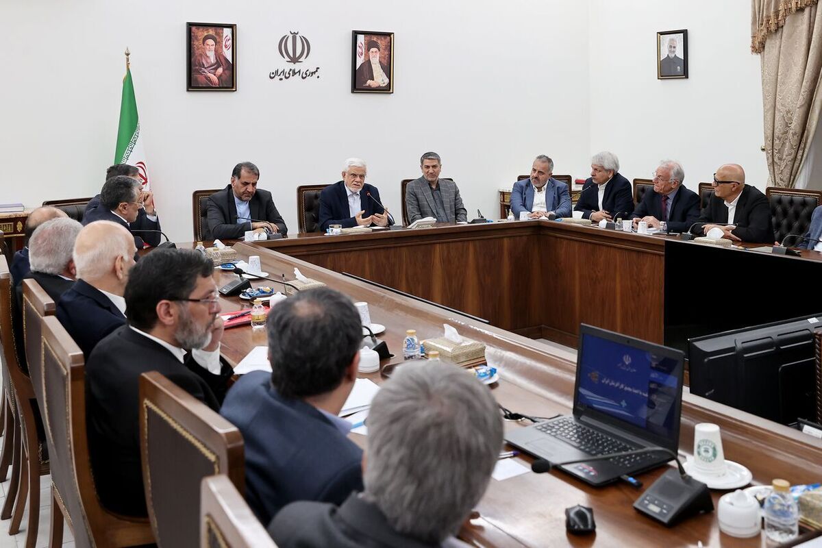 عارف: در نظام اداری باید تجدیدنظر شود