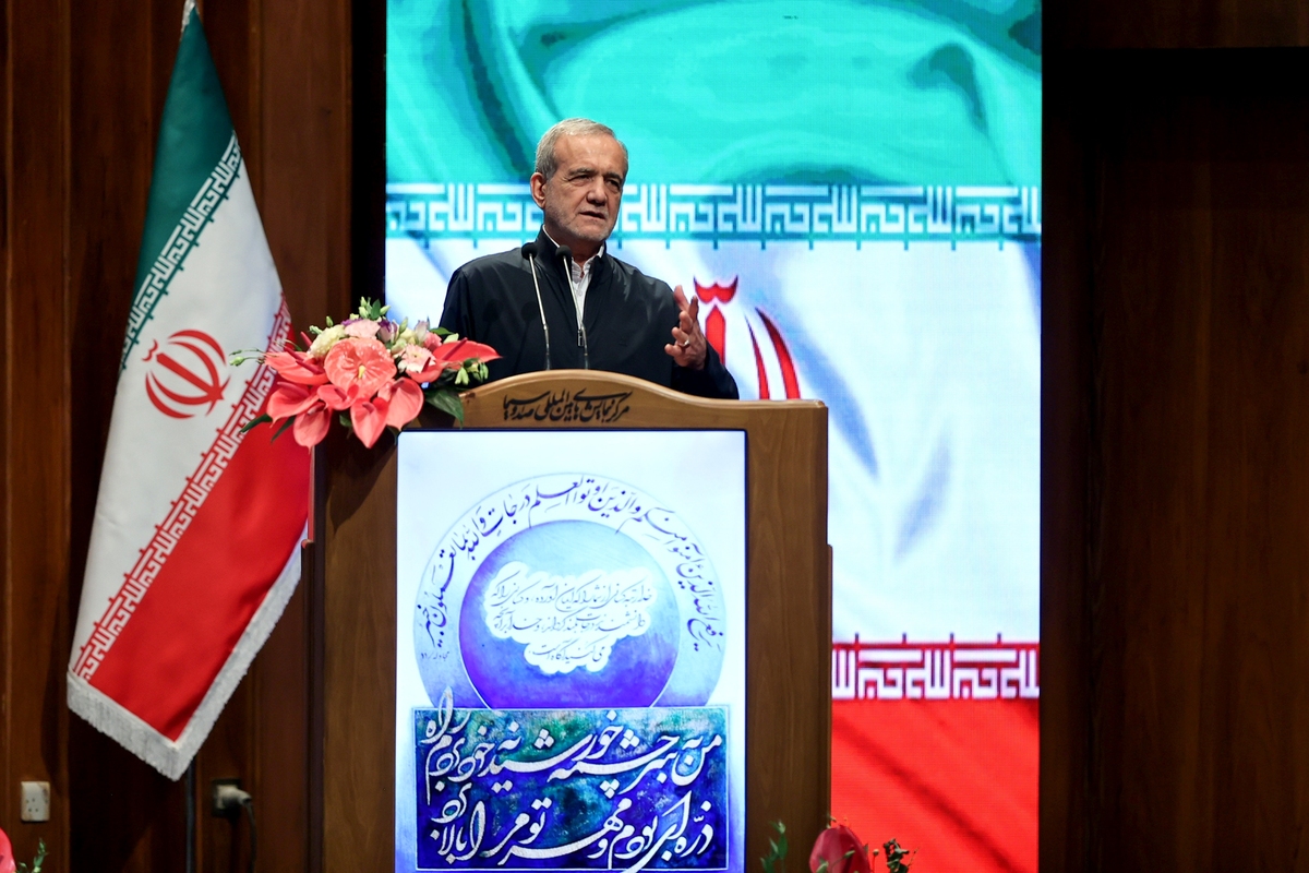 دعوت پزشکیان از دانشمندان کشور برای حل مشکلات