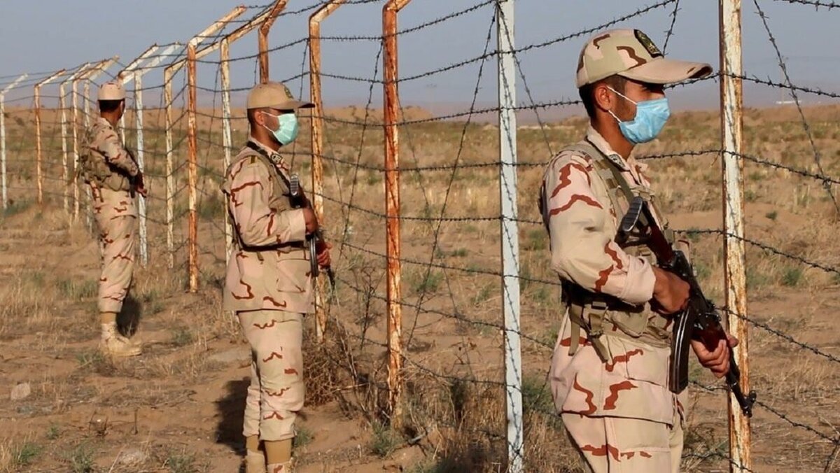 سرلشکر باقری: انسداد مرزهای شرقی با هدف مقابله با گروهک‌های تروریستی در حال انجام است