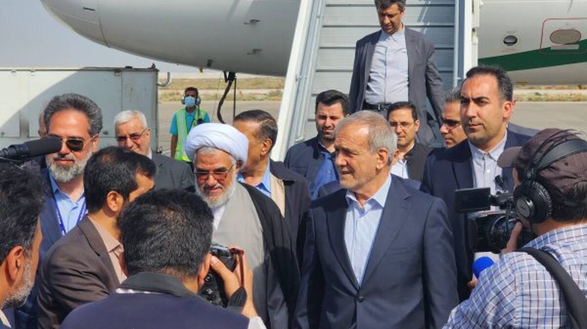 رئیس جمهور وارد بندرعباس شد