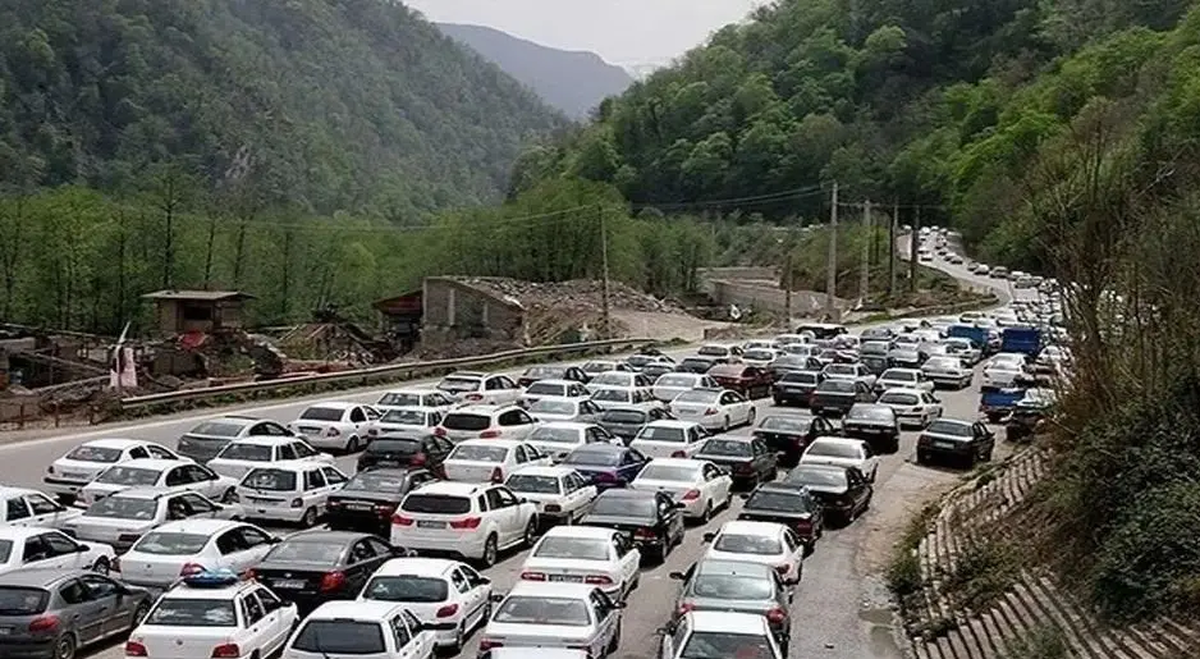 تردد در جاده کندوان  وآزادراه تهران - شمال یک طرفه است/سفر از محورهای جایگزین