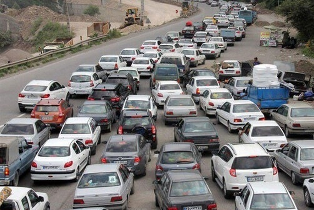 ترافیک پرحجم در هراز جادههای مازندران لغزنده است
