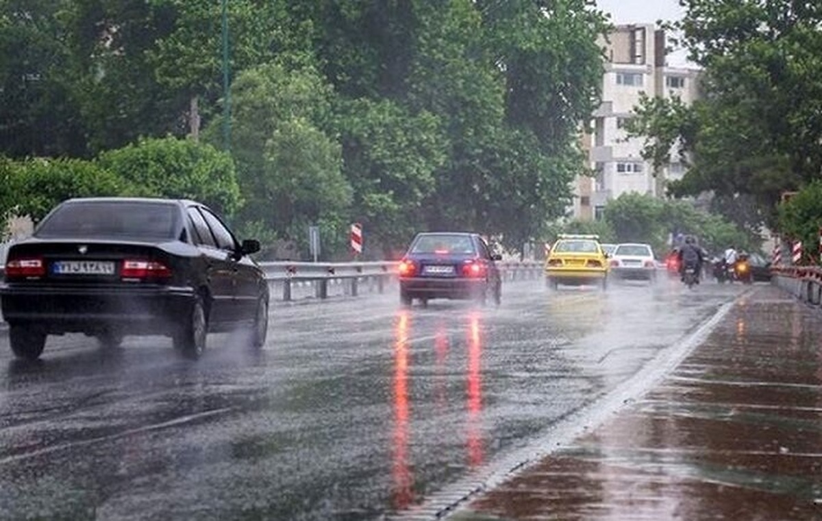 ۱۲ استان در انتظار رگبار باران و رعدوبرق باشند/احتمال گردو خاک در استان های غربی