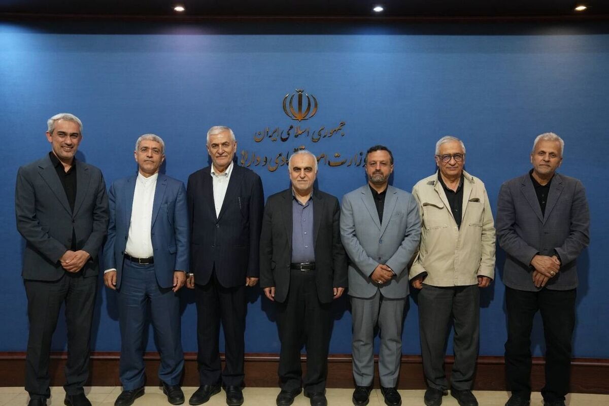 مدنیزاده با وزرای اقتصاد دولتهای قبل دیدار کرد