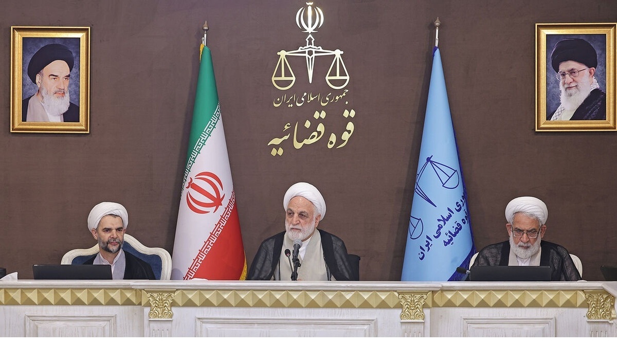 محسنیاژهای: ترامپ دم از صلح میزد اما جنگ افروز می کند