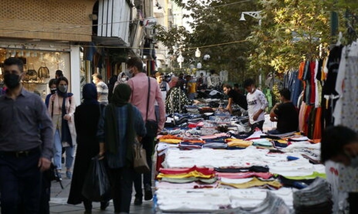 وجود ۳ هزار دستفروش در متروی تهران/ساماندهی دستفروشان تهران در ۳ فاز