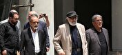 بازدید بازیگران پیشکسوت سینما از ساختمان شیشه‌ای/ ارجمند: ایران ویران نمی‌شود
