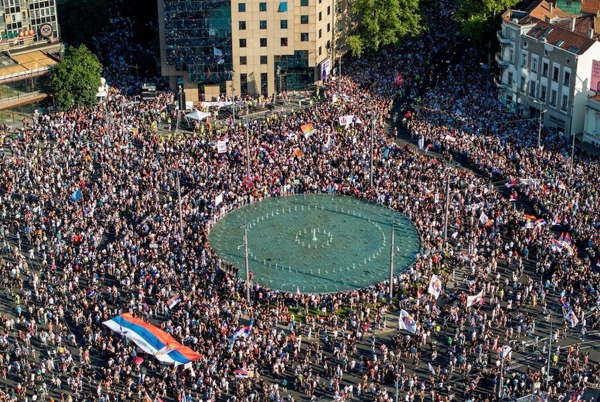تظاهرات مخالفان در صربستان به خشونت کشیده شد