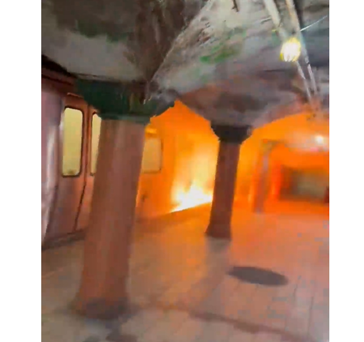 آتش‌سوزی مهیب در قطار شهری «نیوجرسی» +فیلم