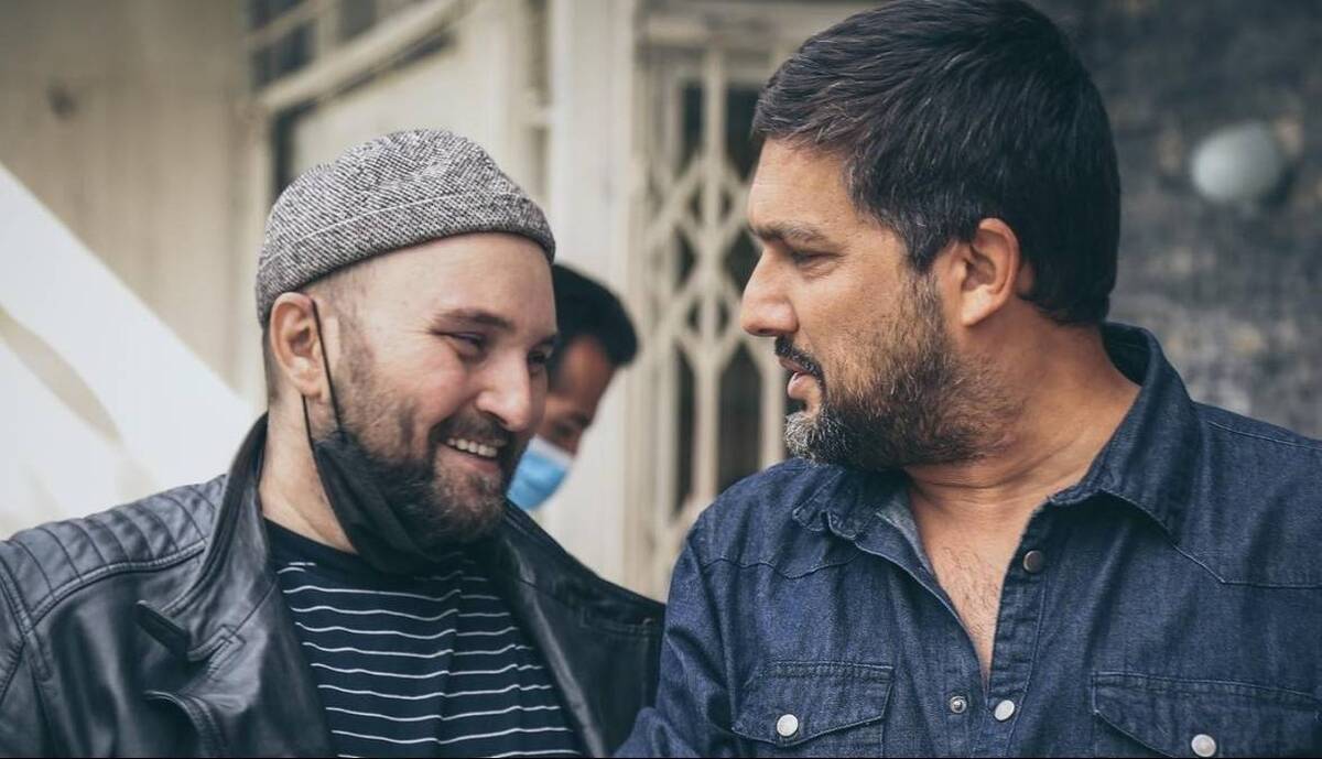 حمله کیهان به حامد بهداد و اکتای براهنی: بی فرهنگید