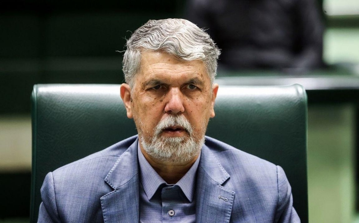 وزیر ارشاد از مجلس کارت زرد گرفت
