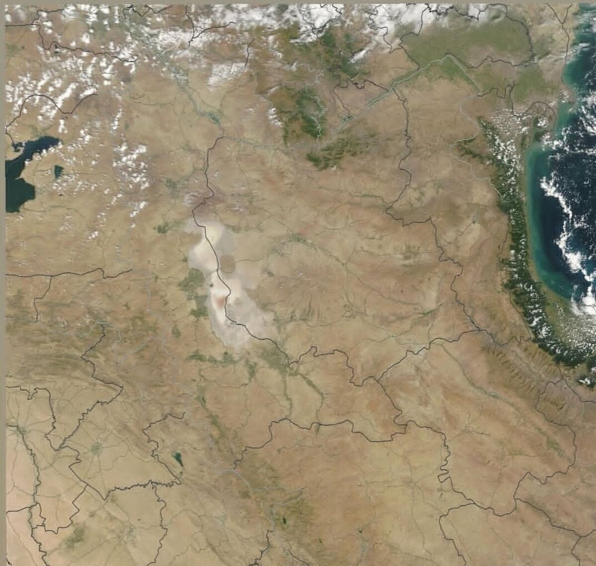 دریاچه ارومیه محو شد+ عکس