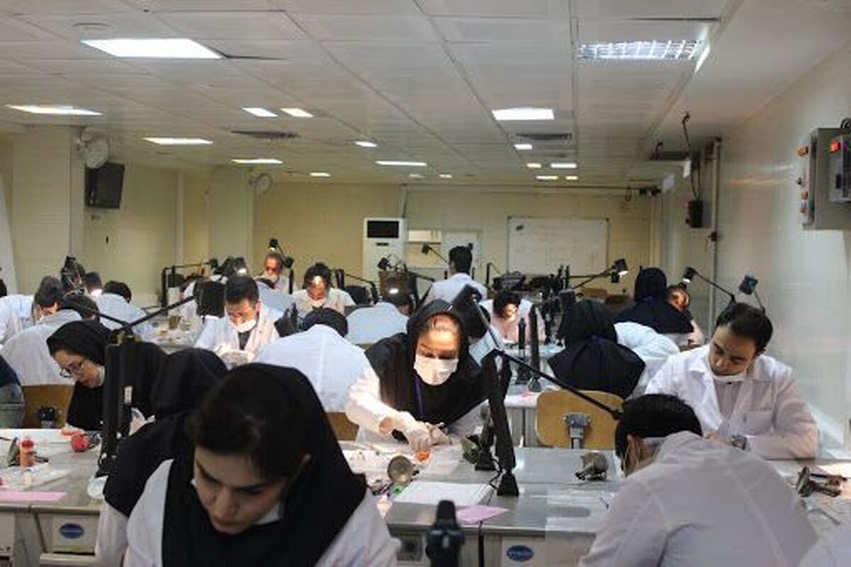ثبت نام آزمون دانشنامه و گواهینامه تخصصی دندانپزشکی سال ۱۴۰۴ آغاز شد