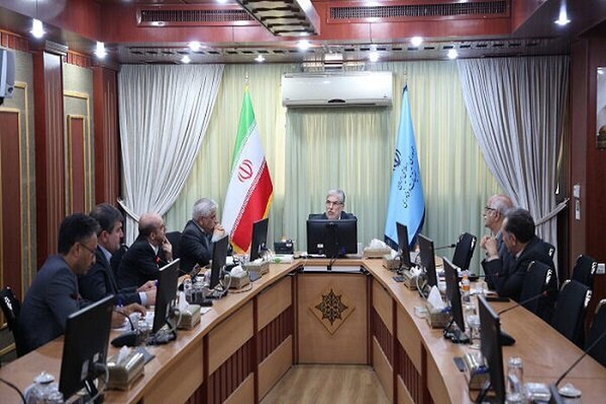 وزیر علوم بر بکارگیری نیروگاه‌های خورشیدی در دانشگاه‌ها تاکید کرد