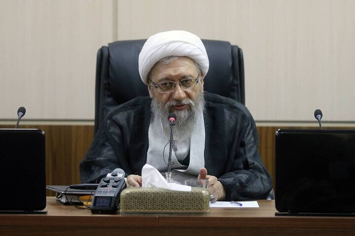 آیتالله آملیلاریجانی: ترامپ درباره ایران هذیان میگوید