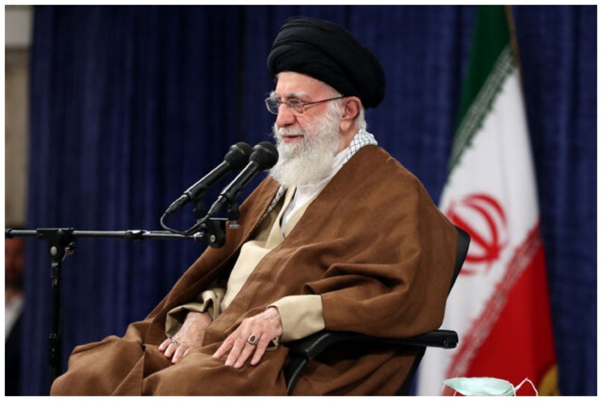 رهبر انقلاب: شهادت پاداش مجاهدت، چه در دفاع ۸ ساله و چه در نبرد ۱۲ روزه است