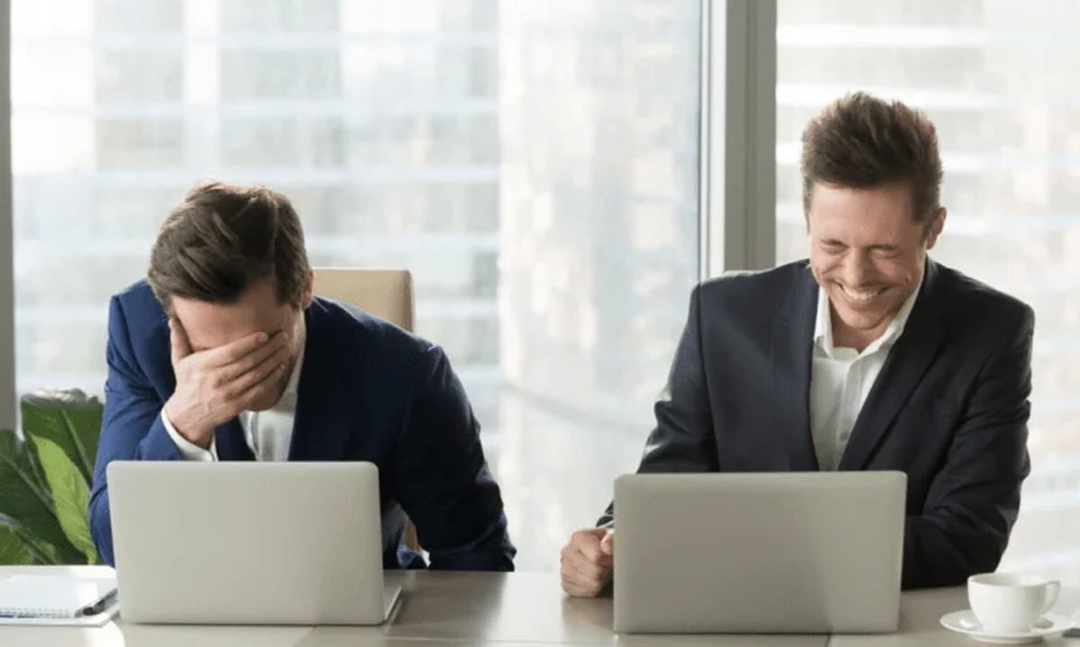 در محل کار بخندیم یا نخندیم؟