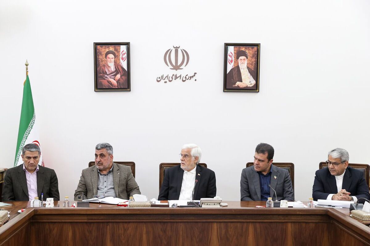 عارف: دولت عقب‌ماندگی در زمینه فناوری‌ها را جبران می‌کند