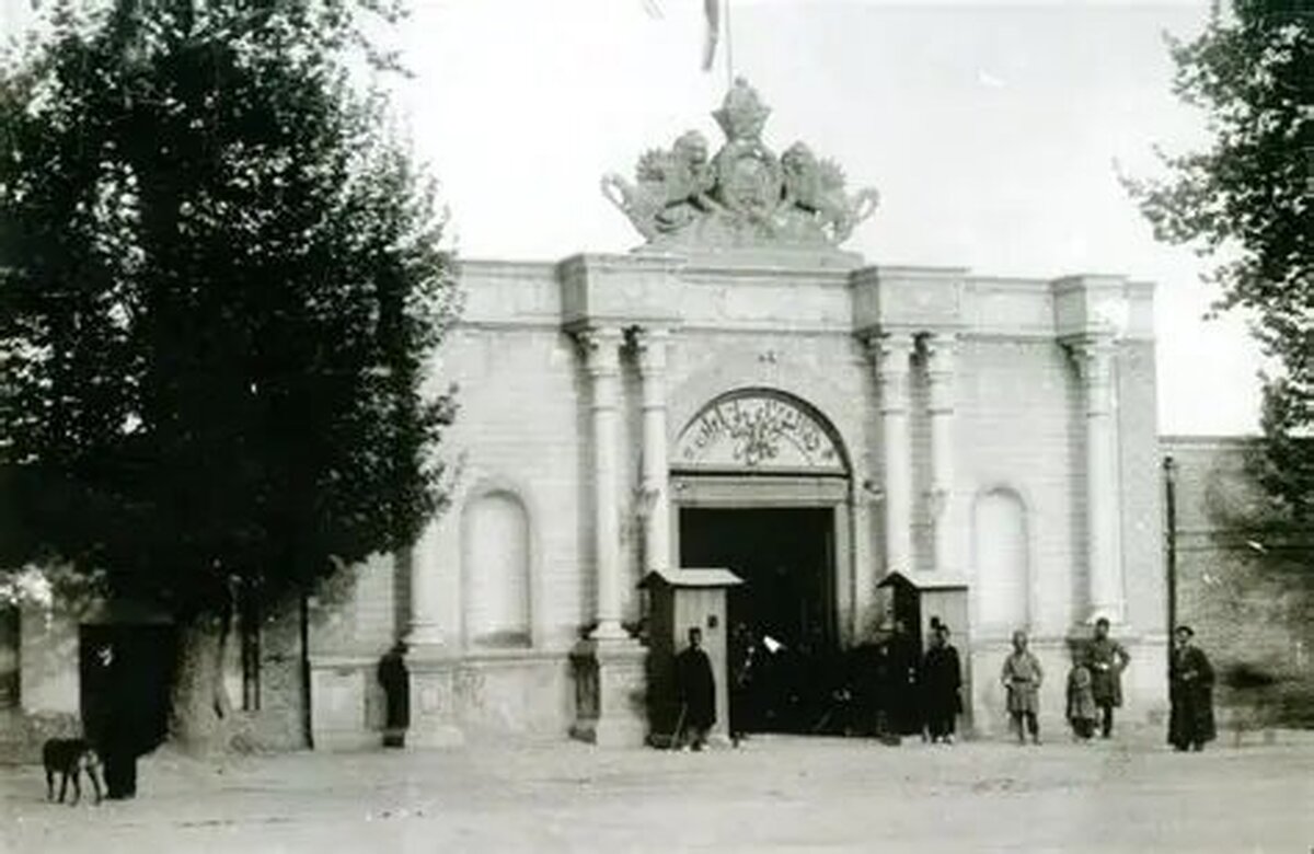 آتش در ساختمان مجلس شورای ملی +عکس دیده نشده